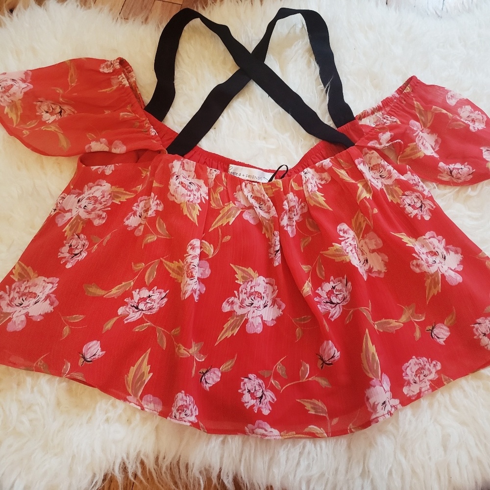 Revolve Brand Bundle - Picture 2 of 3